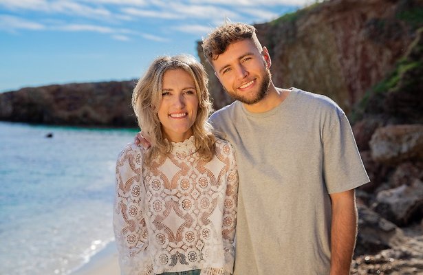 Suzan en Freek poseren op een foto ter promotie van Beste Zangers